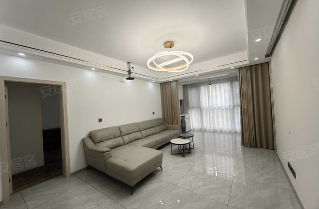 皇室名著3室2厅128㎡62.8万二手房图片