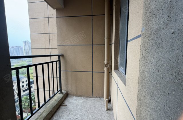 金海岸(A区)3室2厅132㎡65万二手房图片