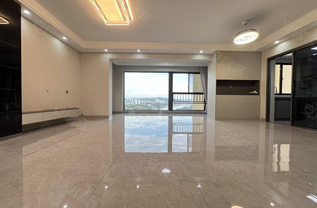 世茂雅宸4室2厅128㎡72.6万二手房图片