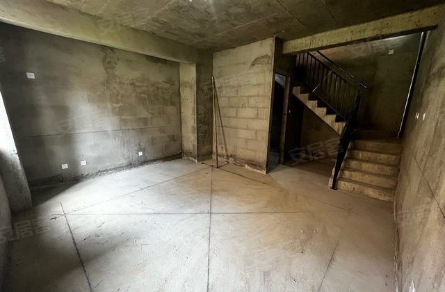 泰和清月湖4室2厅134.7㎡120万二手房图片