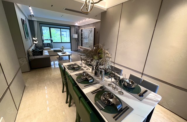 世茂美的云筑4室2厅136㎡148万二手房图片