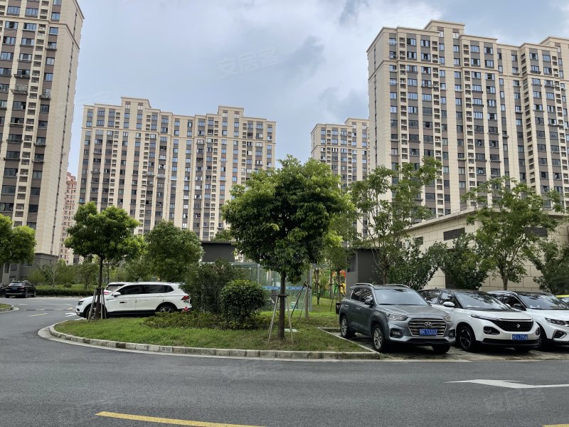 练祁佳城嘉盛园(三期)