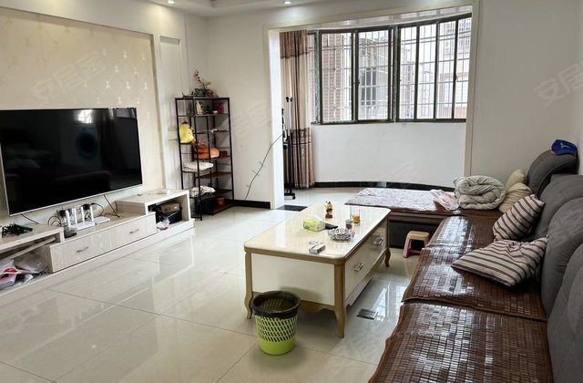 馨鑫生活小区4室2厅160㎡35万二手房图片