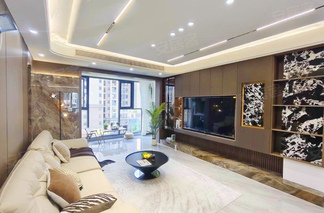 中国核建锦城 有电梯 双卫 商品住宅 正南朝向 车位充足