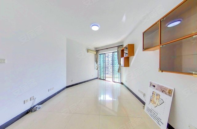 理想蓝堡国际花园3室2厅132.28㎡678万二手房图片