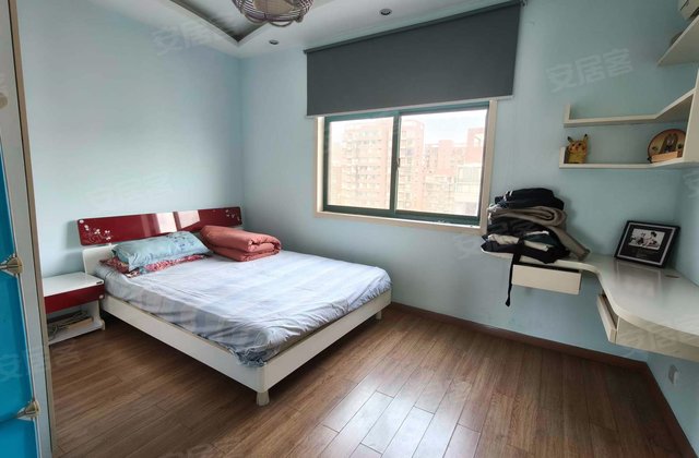 亿隆中央花园3室2厅136㎡65万二手房图片