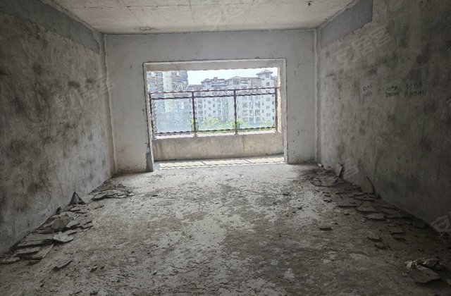 滨江凤凰城4室2厅149.8㎡99万二手房图片