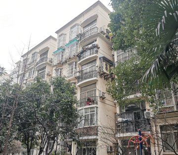 香江花园一二期(14栋) 商圈成熟 医疗配套成熟 临地铁