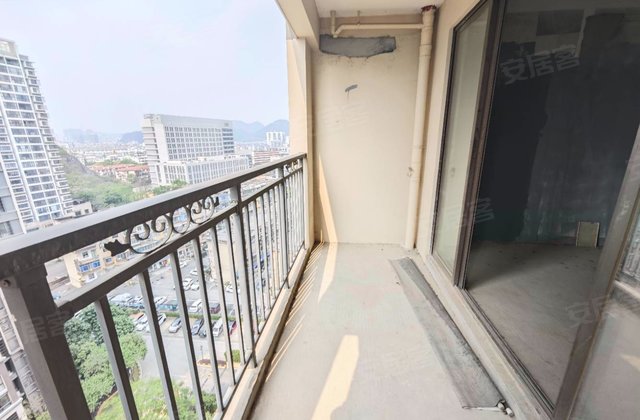 联发荣君府4室2厅103.72㎡78万二手房图片