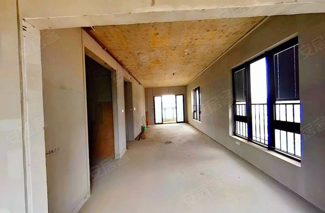 万科皇马郦宫4室2厅229.58㎡568万二手房图片