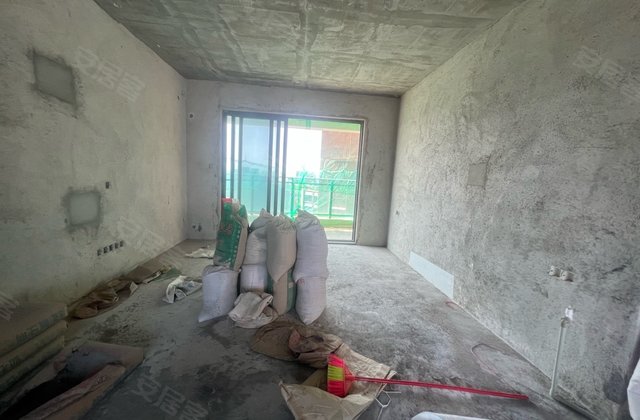 龙光玖龙府4室2厅122㎡82万二手房图片