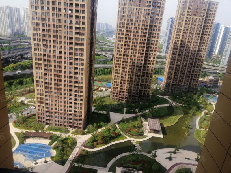 绿都万和城(七区)