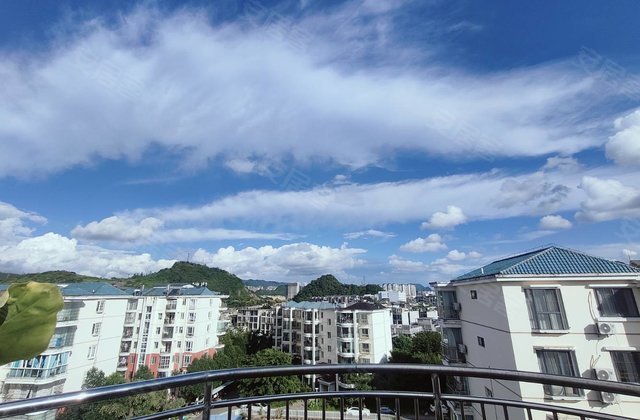 南村枫林5室2厅243.79㎡59.8万二手房图片