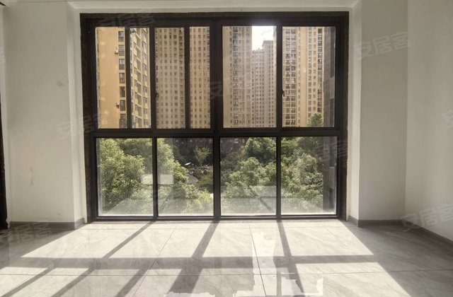 宇济滨湖天地竹苑3室2厅121.48㎡75万二手房图片