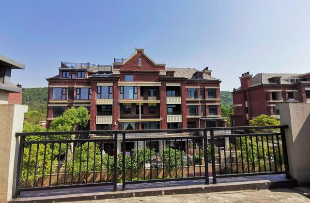 驿山高尔夫4室2厅170.6㎡570万二手房图片