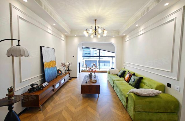 近地铁 出行方便 三室精装 商品住宅 商业配套成熟 次新房