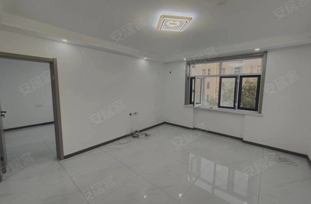 东风四小区2室2厅74㎡66万二手房图片