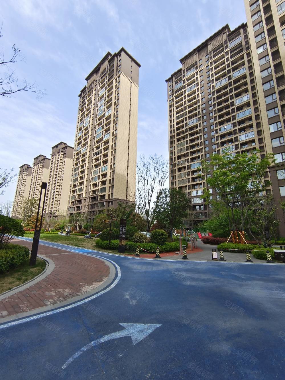 洛阳房产网>洛阳二手房>宜阳二手房>城区二手房>中骏雍景湾>