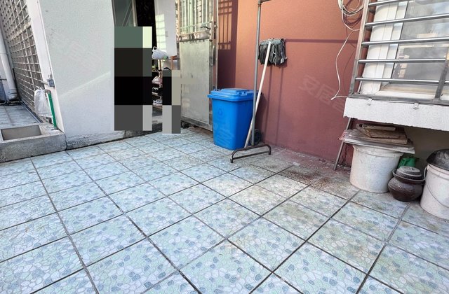 城正中间 步梯低层 带露台 精装大三房拎包入住