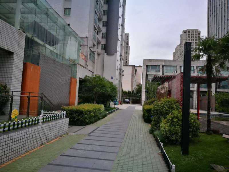 四季名门城市公寓