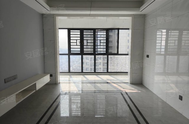 东山中央首府4室2厅107.12㎡95万二手房图片