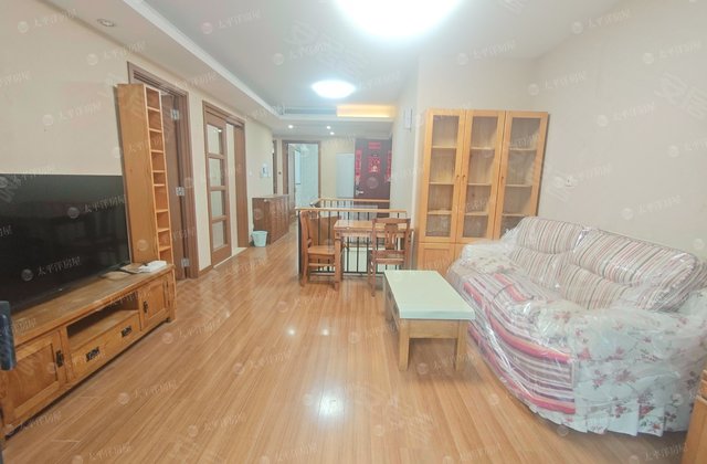 有电梯 满五唯一 小三居 正规商品房 医疗配套成熟 近地铁