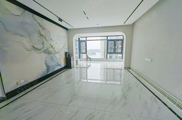 中央半岛天御湾4室2厅151㎡275万二手房图片