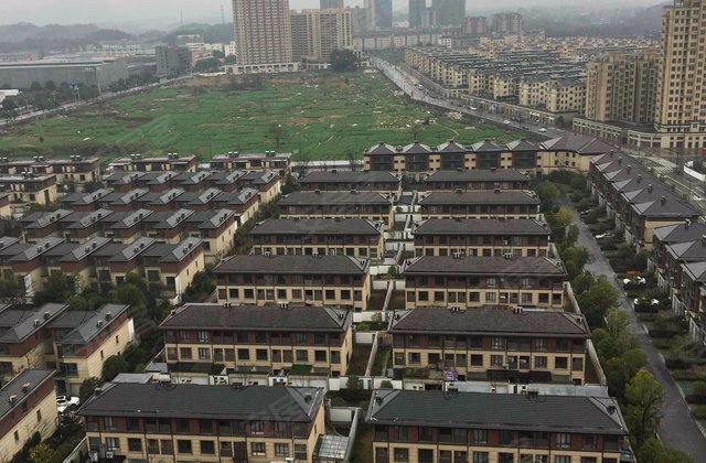 对面农贸市场 生活便利南北满二年车位充足桐庐城区春江美庐(公寓住宅