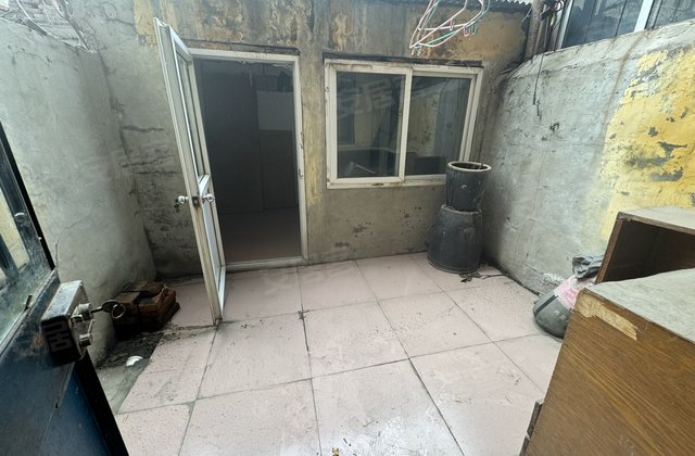 自来水51号院3室1厅65㎡50万二手房图片