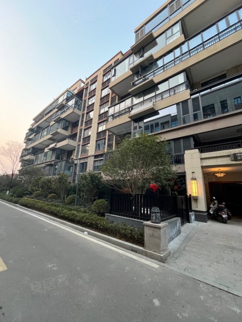 中邦上海城碧桂园大名府   多层大平层 5层总高7层