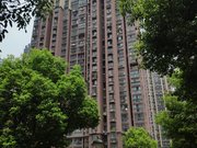 商业配套齐全 高楼层采光充足 满五 近医院 大两房 出行方便,天鹅花园