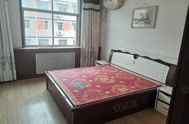 永兴小区4室2厅148㎡46万二手房图片