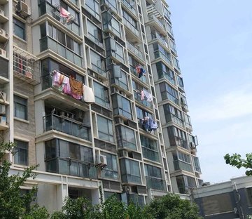 星海花园南苑 装修好 临地铁 满二 商业配套成熟 交通便利