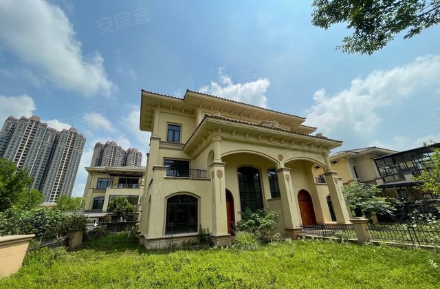 恒大金碧天下4室2厅190㎡130万二手房图片