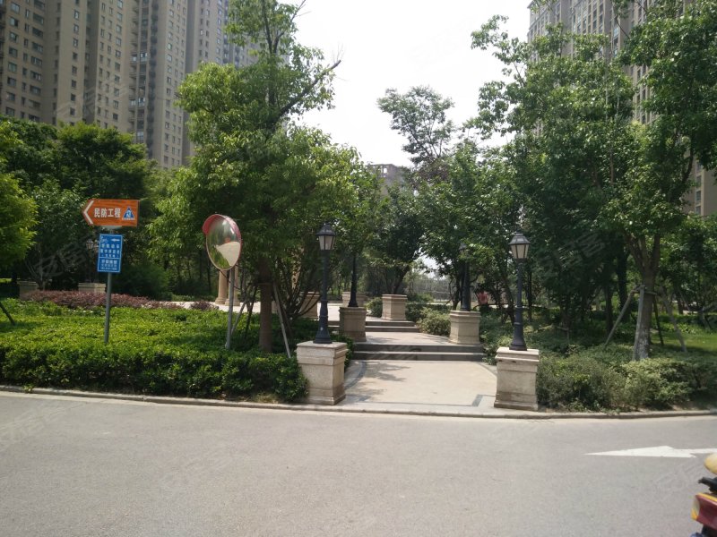 绿地世纪雅苑