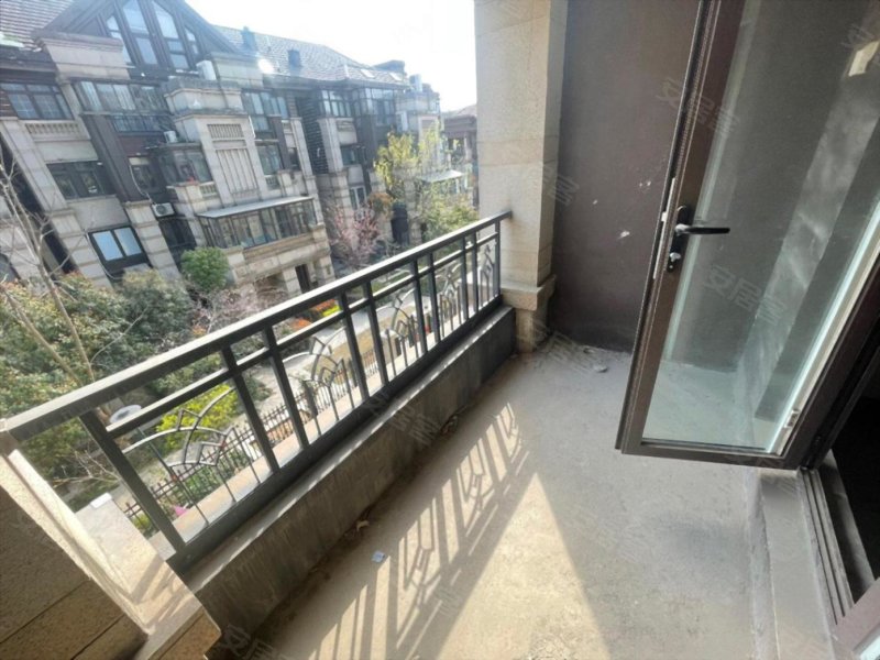 带两个汽车位,山林名墅二手房,250万,5室3厅,3卫,221平米-镇江安居客