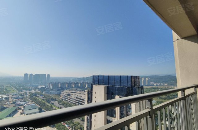 巨人中央华府4室2厅152㎡85万二手房图片