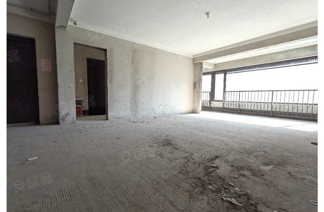 西子湖畔居4室2厅169.5㎡175万二手房图片