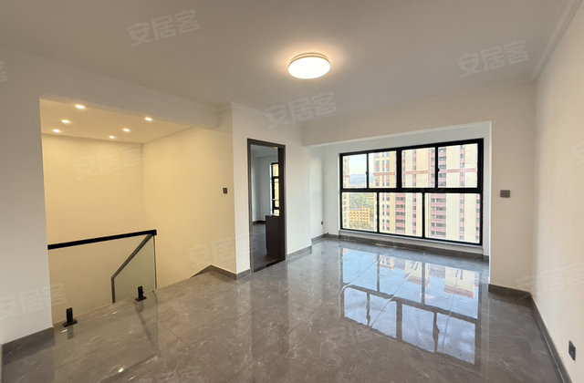 金山华庭6室3厅210㎡165万二手房图片