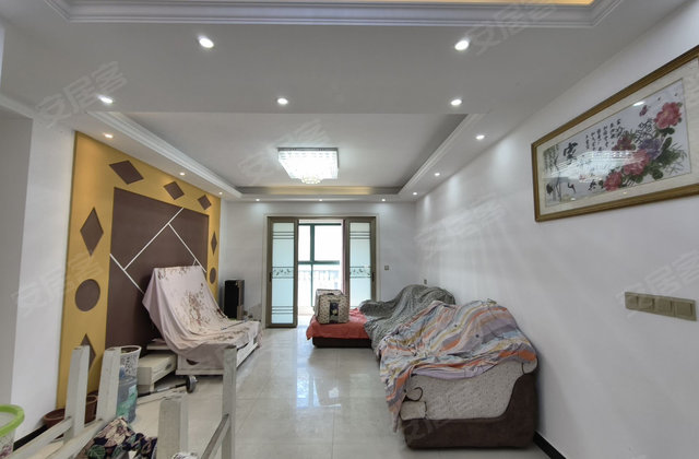 洪森新世界3室2厅108㎡32万二手房图片