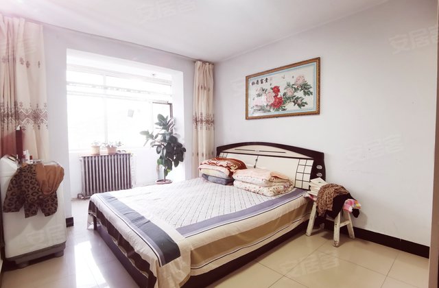 红房子小区2室1厅65.5㎡80万二手房图片