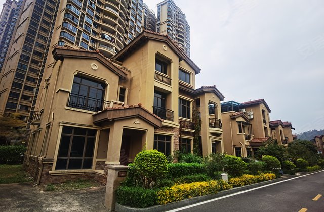 碧桂园翡翠山一期别墅