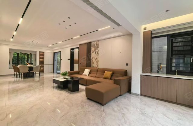 富力城5室2厅185㎡108万二手房图片