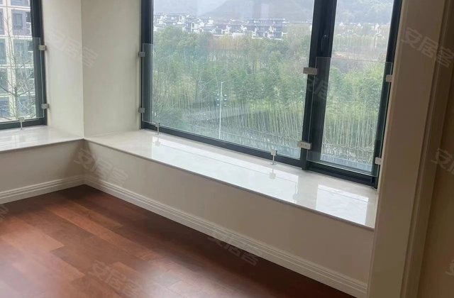 观云小镇4室2厅133.04㎡190万二手房图片