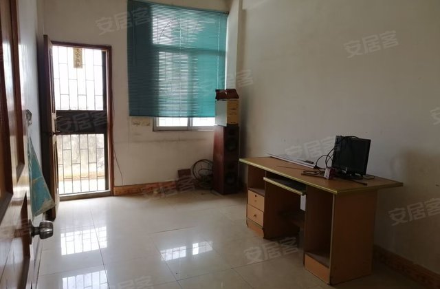 文津路93号小区4室2厅147.85㎡28万二手房图片