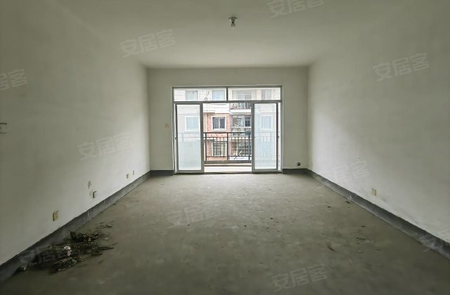 和泰家园4室2厅150㎡105万二手房图片