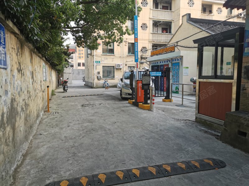 莘庄小西街小区 