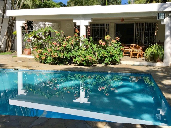 多米尼加约¥180万美丽的3床别墅在中央卡瓦雷门社区出售二手房公寓图片