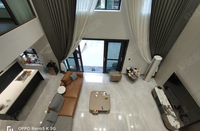 凤凰湖畔7室2厅270㎡316万二手房图片