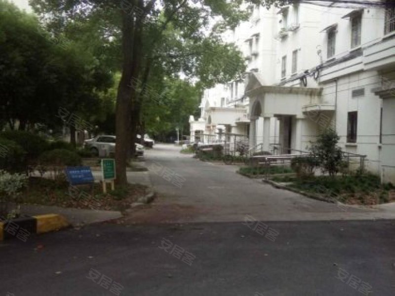 兰坪路302弄小区 